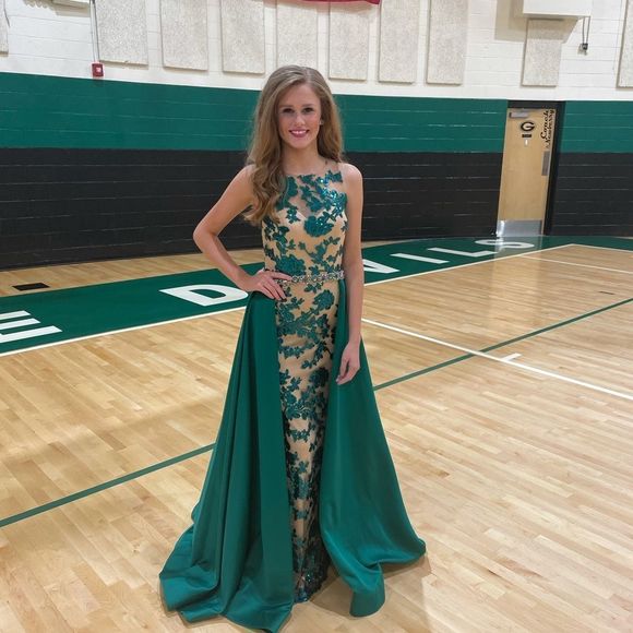 Beautiful Terani Couture gown. - Picture 3 of 5